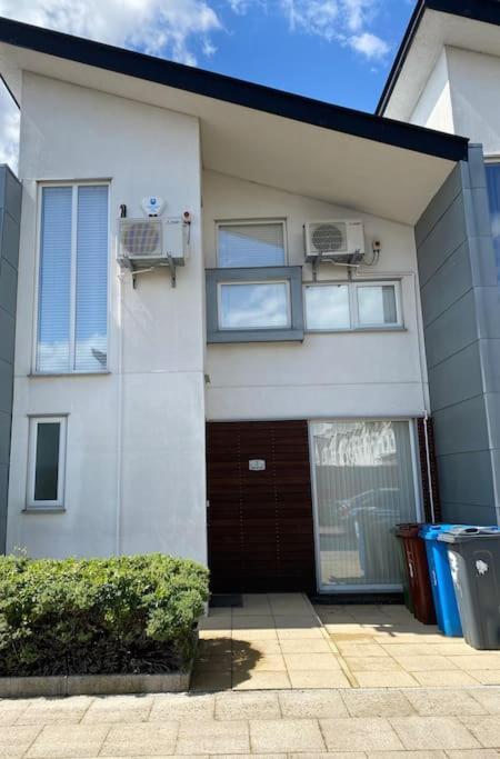 Great House + Air Conditioning + Free Car Parking Manchester Dış mekan fotoğraf