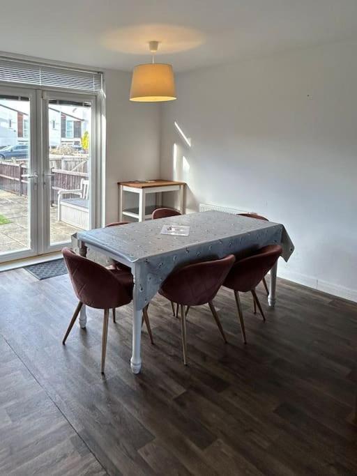 Great House + Air Conditioning + Free Car Parking Manchester Dış mekan fotoğraf